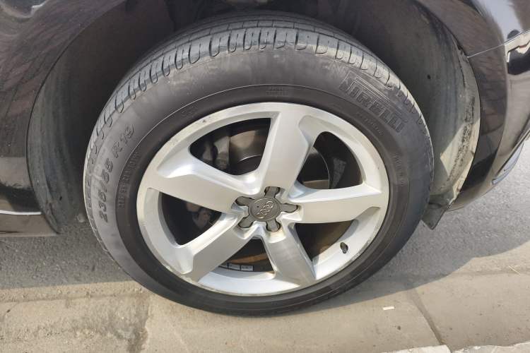 Used Audi Q5 2017 Plus 40 TFSI Ambition Model