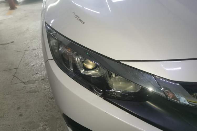 Used Honda Civic 2016 220TURBO CVT Luxury Edition Right Front Headlight