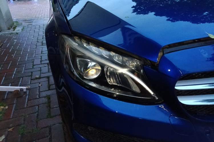 Used Mercedes-Benz C-Class 2015 C 200 L Sport Edition Right Front Headlight