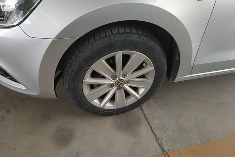 Used Volkswagen Jetta 2015 1.4L Manual Comfort Model

