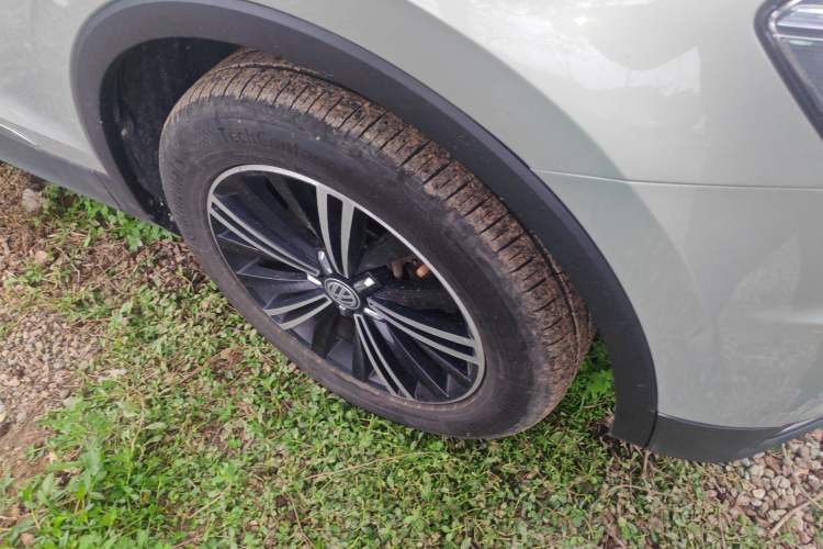 Used Volkswagen Tiguan L 2020 330TSI Automatic Two-Wheel Drive Panoramic Comfort Edition China VI Standard Right Front Wheel Hub