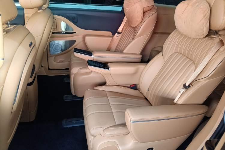 Used VOYAH Dream 2025 PHEV Four-Wheel-Drive Flagship Kunpeng Edition
