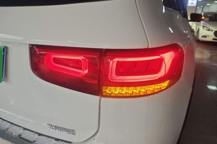 Used Mercedes-Benz GLB 2020 Facelift GLB 200 Fashion Edition Exterior 2