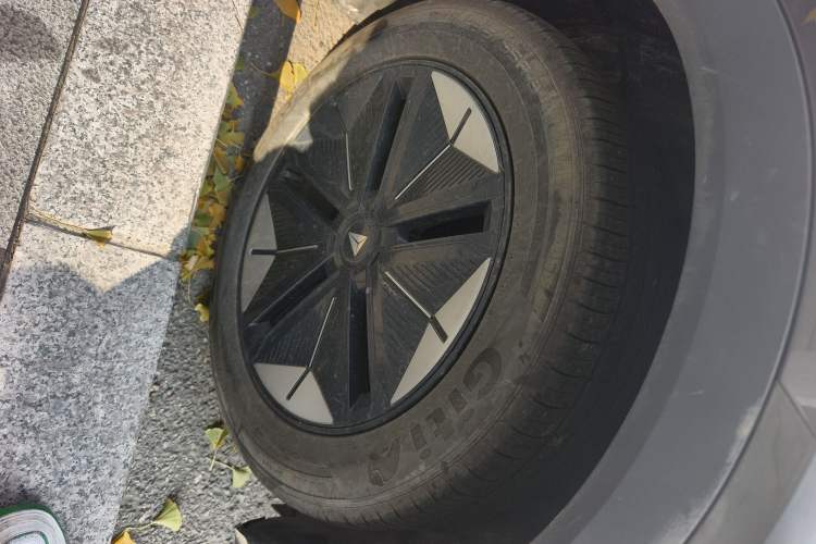 Used Deepal S07 2023 200Max Range-Extended Version Right Front Wheel Hub