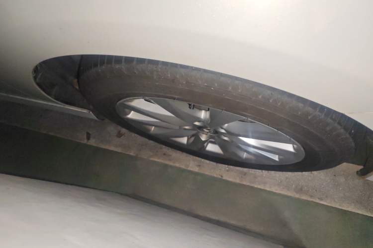 Used Toyota Camry 2019 2.0G Luxury Edition China VI Standard Right Front Wheel Hub