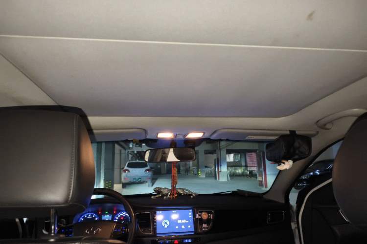 Used Hyundai Mistra 2014 1.8L Automatic Deluxe DLX Model Headliner