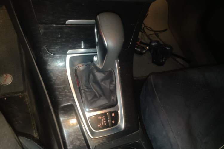 Used Citroen C5 2014 2.0L Automatic Luxury Edition Gear Lever