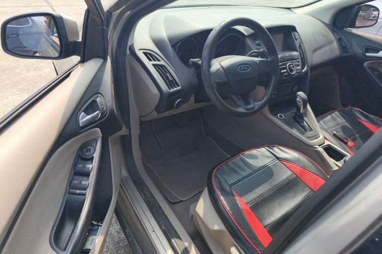 Used Ford Focus 2015 Sedan 1.6L Automatic Comfort Model
