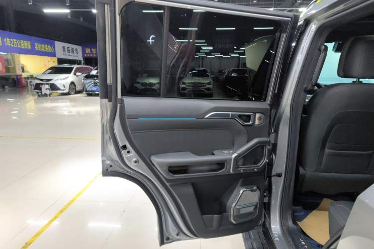 Used JETOUR Traveler 2023 2.0T All-Wheel Drive CrossPRO+