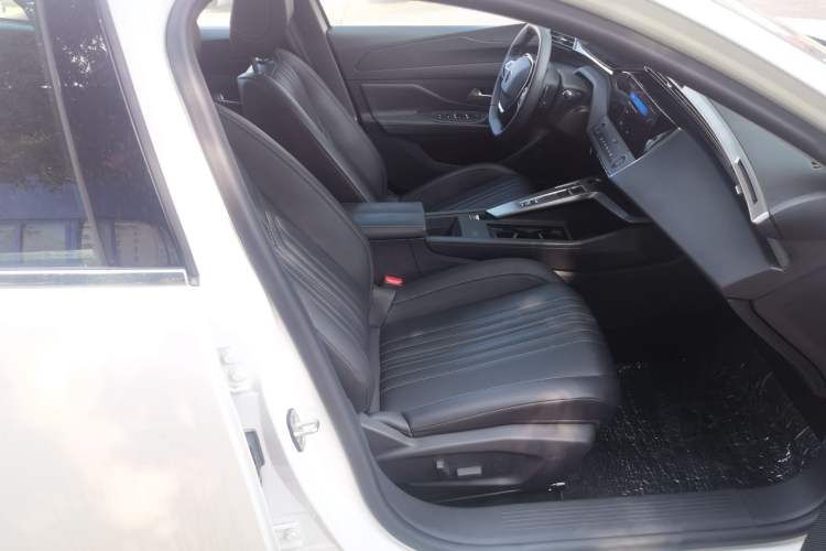 Used Peugeot 408X 2023 Gravity Edition
