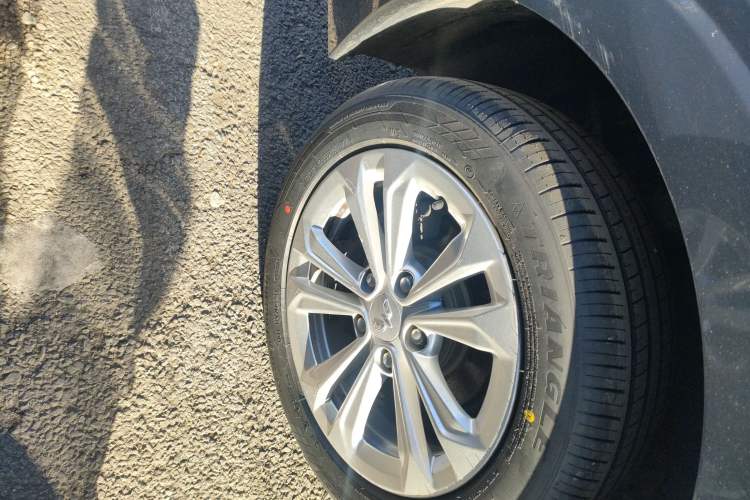 Used Wuling Jiachen 2022 1.5L Manual Light Comfort Edition
