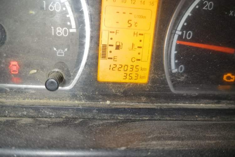 Used Dongfeng Yufeng 2020 2.3T Economy Standard Edition VAN Short Wheelbase Mid-Roof 3-Seater WP2.3
