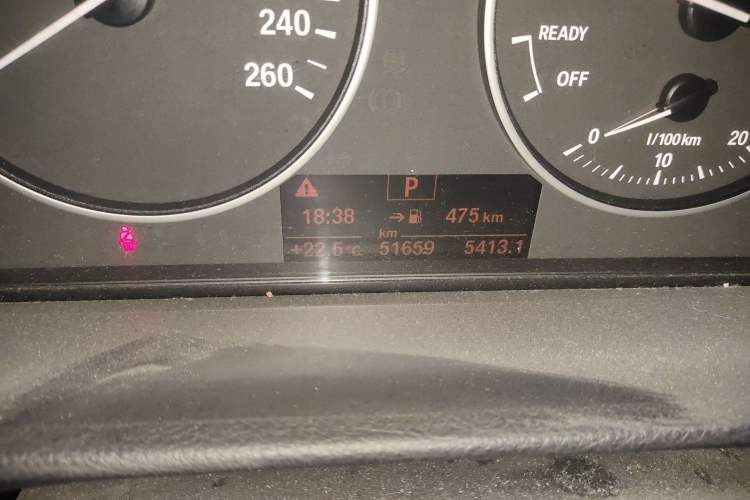 Used BMW 3 Series 2017 320Li xDrive Fashion Model Odometer Close Up