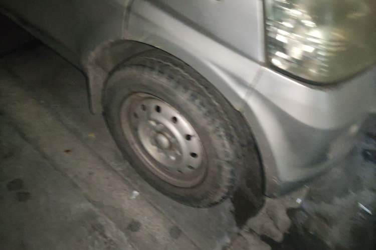 Used Wuling Rongguang 2012 1.2L Extended Basic Version LJY Right Front Wheel Hub