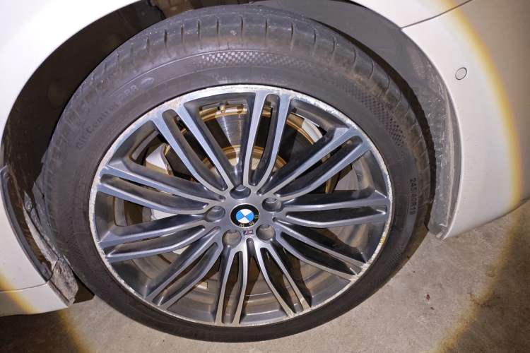 Used BMW 5 Series 2019 530Li Leading Model M Sport Package
