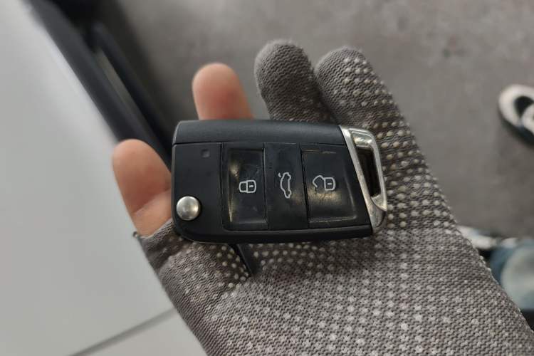 Used Volkswagen Tiguan L 2019 Revised 330TSI Automatic Two-Wheel Drive Smart & Luxury Edition China VI Standard
