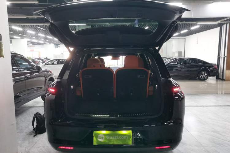 Used Li Auto L8 2023 Pro Model
