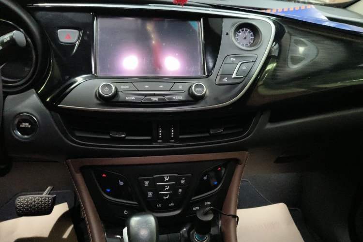 Used Buick Envision 2019 20T Two-Wheel Drive Luxury Version China VI Standard
