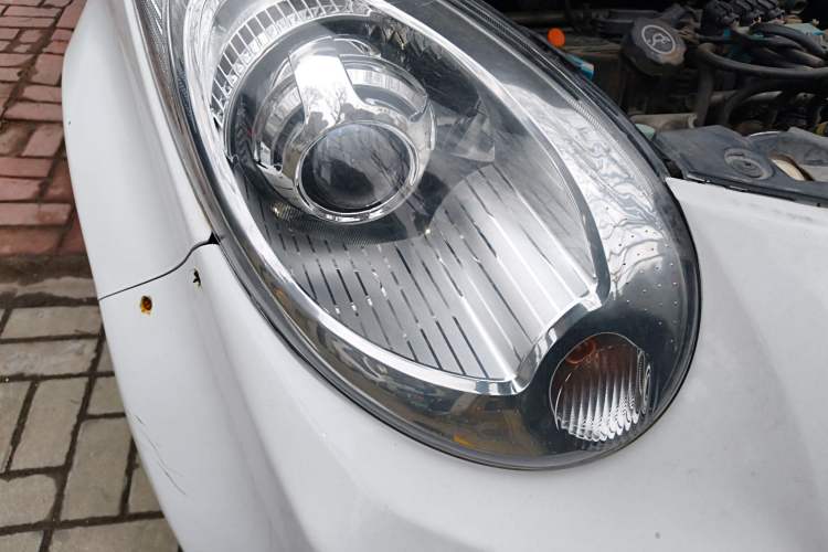 Used JAC Group Yueyue 2012 CROSS 1.0L Comfort Model
