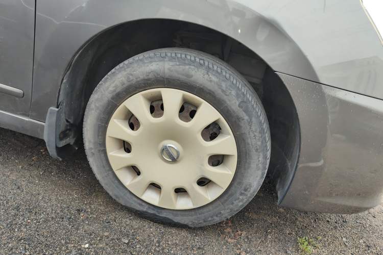 Used Nissan Sylphy 2012 Classic 1.6XE Manual Comfort Edition Right Front Wheel Hub