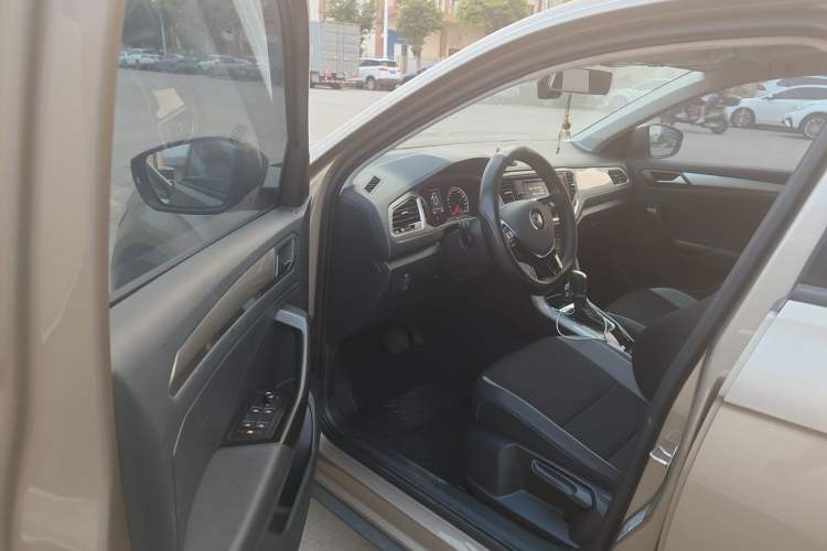 Used Volkswagen T-ROC 2020 230TSI DSG Two-Wheel Drive Advanced Version