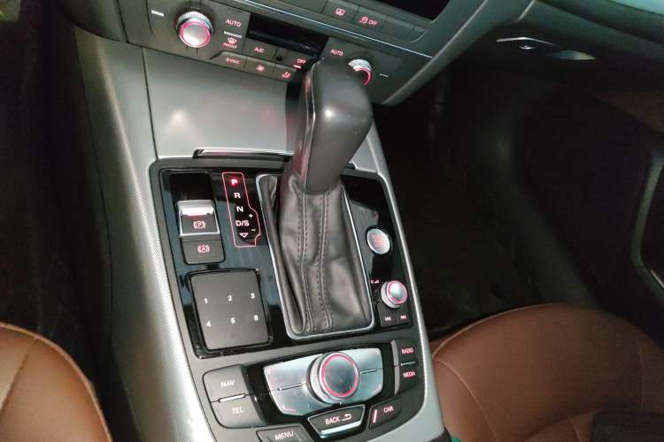 Used Audi A6L 2018 30th Anniversary Edition 45 TFSI quattro Sport model
