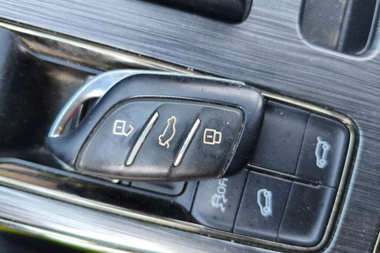 Used Roewe RX5 2021 PLUS 330TGI Automatic National Trend Intelligent Deluxe Edition