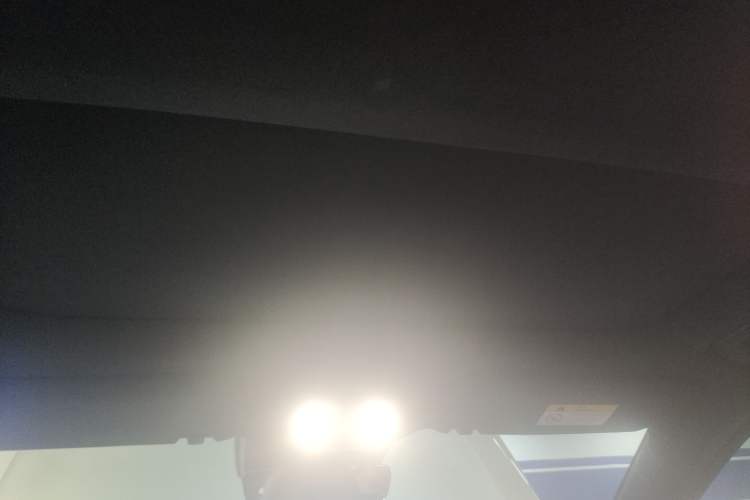 Used ONVO Luxeed L90 2025 Model—Pro Six-Seater Version Headliner