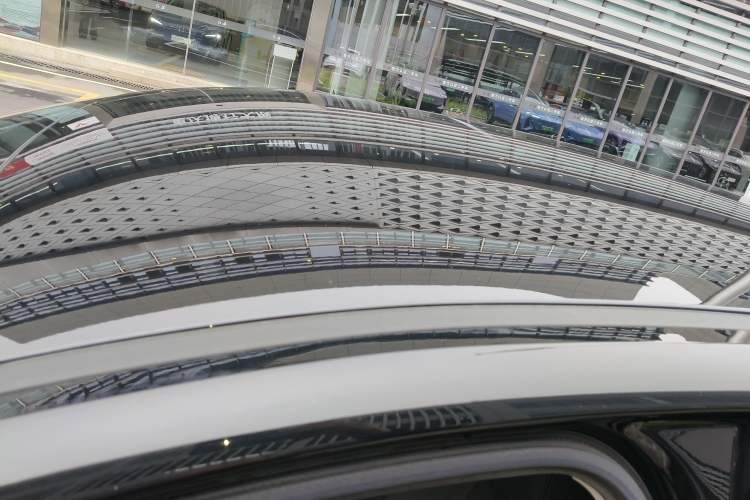 Used Hongqi E-QM5 2024 450km Range Commuter Version
