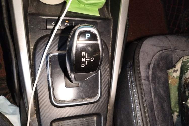 Used BYD Yuan New Energy 2018 EV360 Smart Connected Cool Model Gear Lever