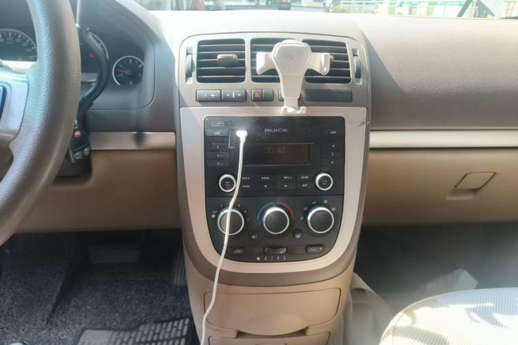 Used Buick GL8 2014 2.4L Classic Edition