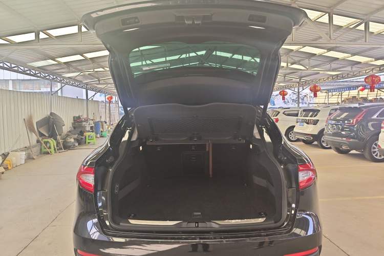 Used Maserati Levante 2016 3.0T Standard Edition Trunk