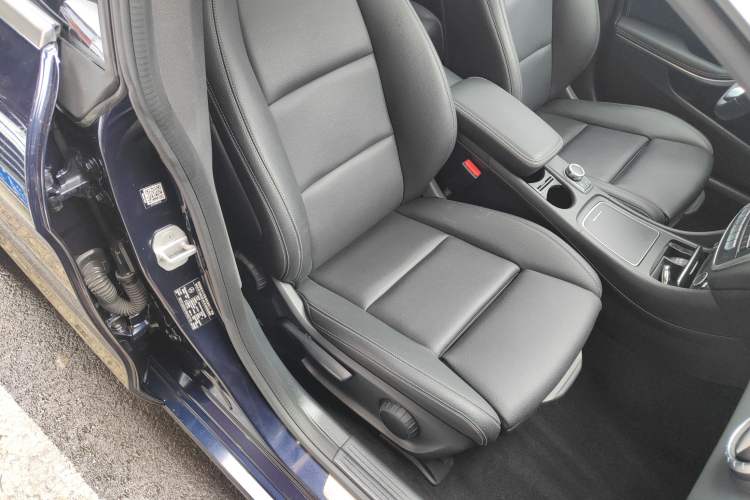 Used Mercedes-Benz CLA 2016 Refreshed CLA 200 Sport Edition Right Front Seat