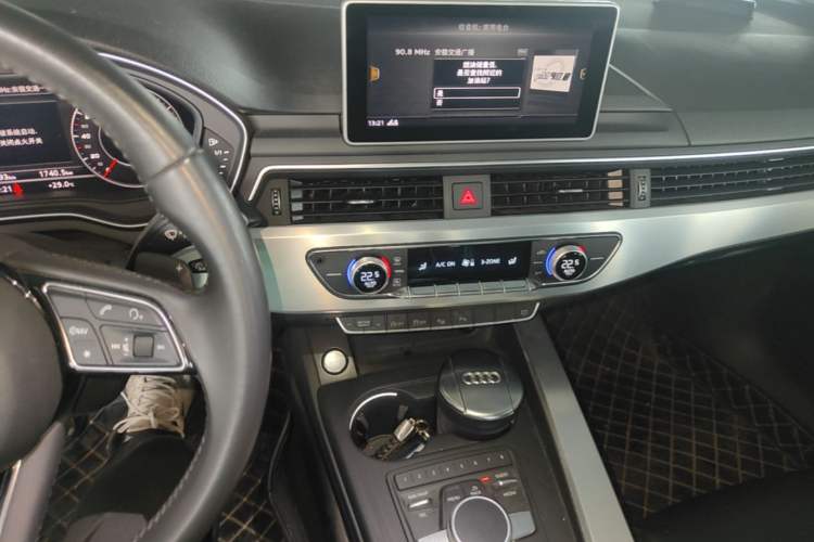Used Audi A4L 2019 40 TFSI Fashion Edition China VI Emission Standard
