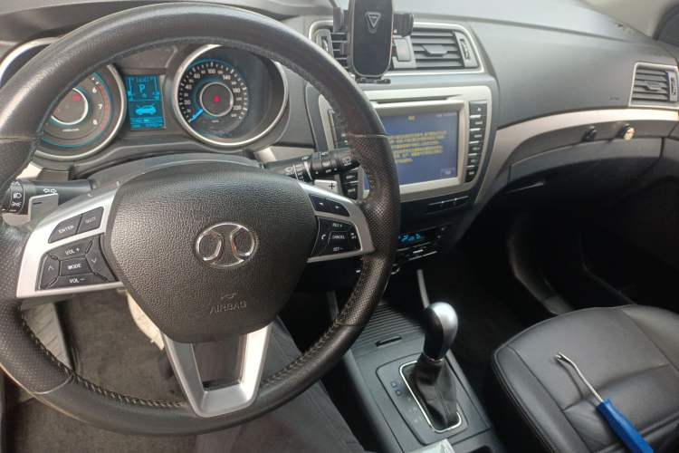 Used BAIC Senova X65 2015 2.0T Automatic Elite Model
