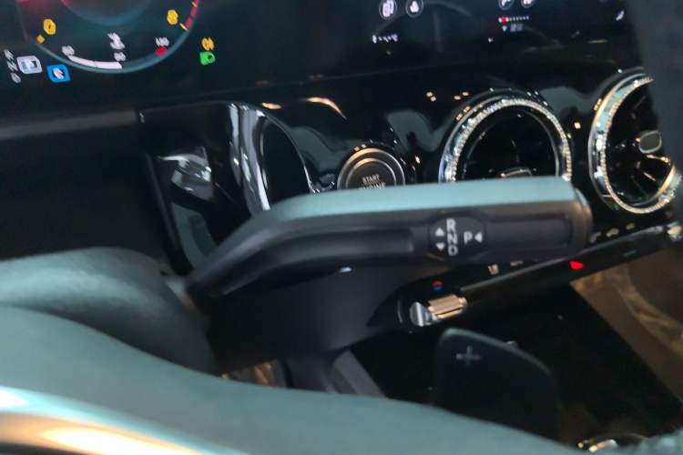 Used Mercedes-Benz B-Class 2021 B 200 Fashion Model Gear Lever