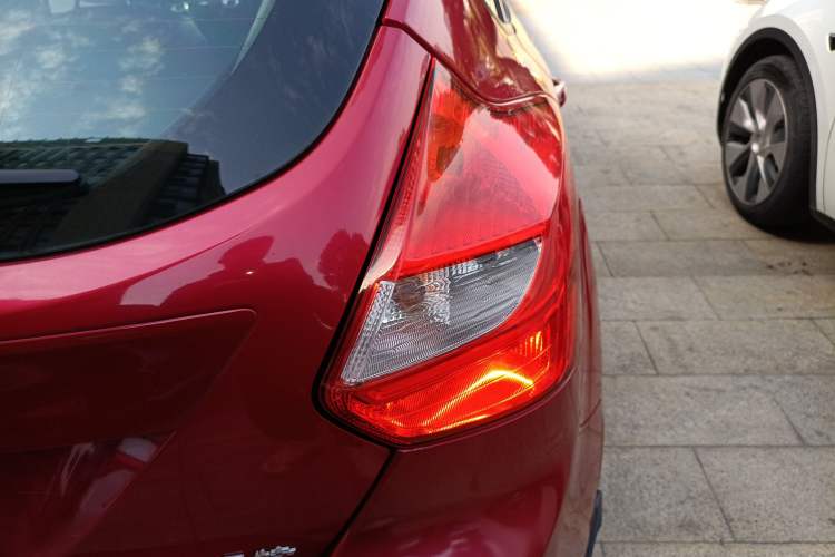 Used Ford Focus 2012 Hatchback 1.6L Automatic Fashion Edition
