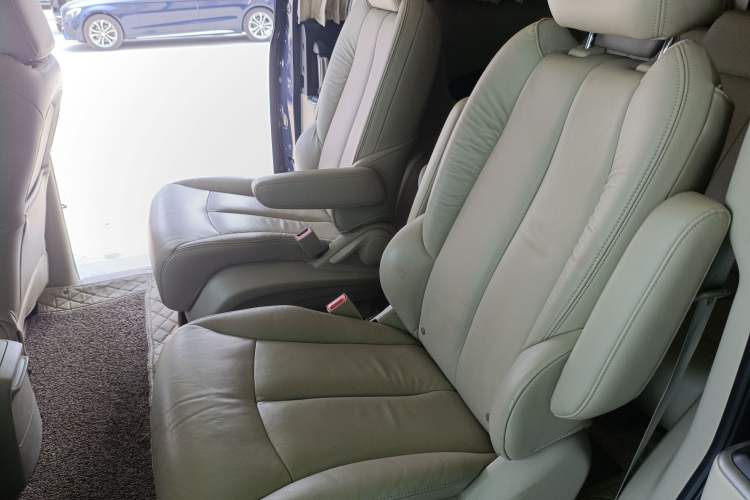 Used Buick GL8 2014 3.0L GT Luxury Business Haoya Edition