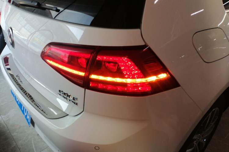 Used Volkswagen Golf 2016 230TSI Automatic Luxury Version
