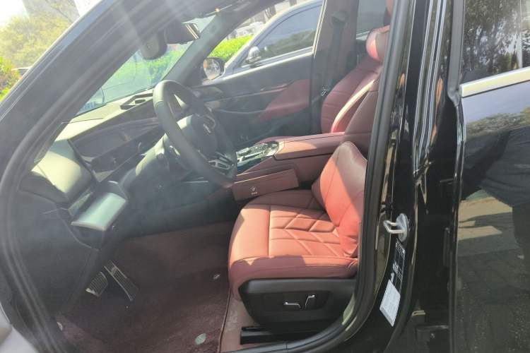 Used BMW 5 Series 2026 530Li Leading M Sport Package Left Front Seat