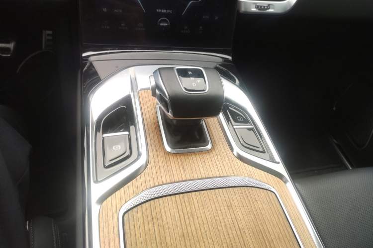 Used Hongqi E-HS9 2021 460 km Range Flagship Edition Six-Seater Gear Lever