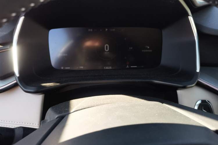 Used Lynk & Co 06 2021 1.5T Shero Pink Special Edition