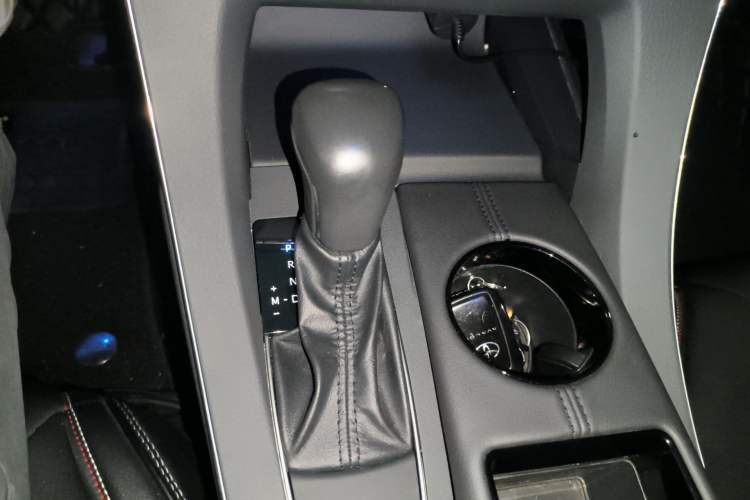 Used Toyota Avalon 2019 2.0L XLE Premium Edition China VI