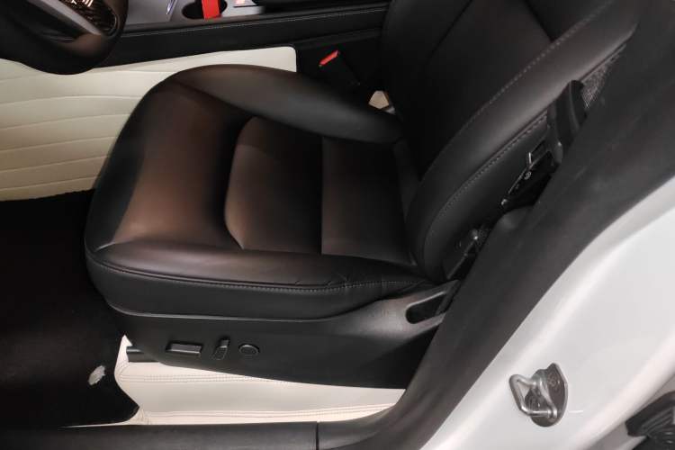 Used Tesla Model Y 2024 Rear-Wheel-Drive Version Left Front Seat