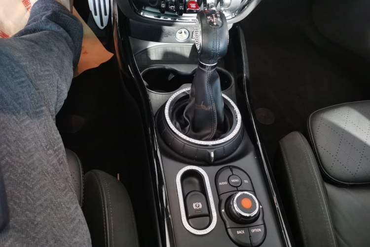 Used MINI Clubman 2016 1.5T COOPER Connoisseur Edition Gear Lever