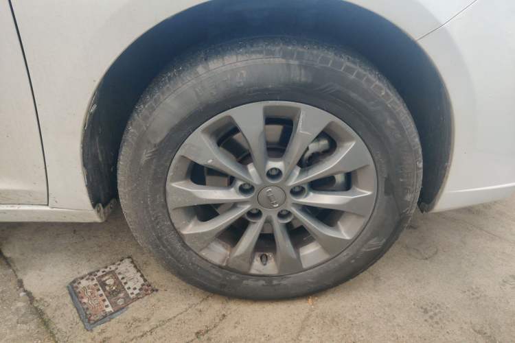 Used Geely Auto Emgrand New Energy 2022 EV Pro Ride-Hailing Version Ternary Lithium Right Front Wheel Hub