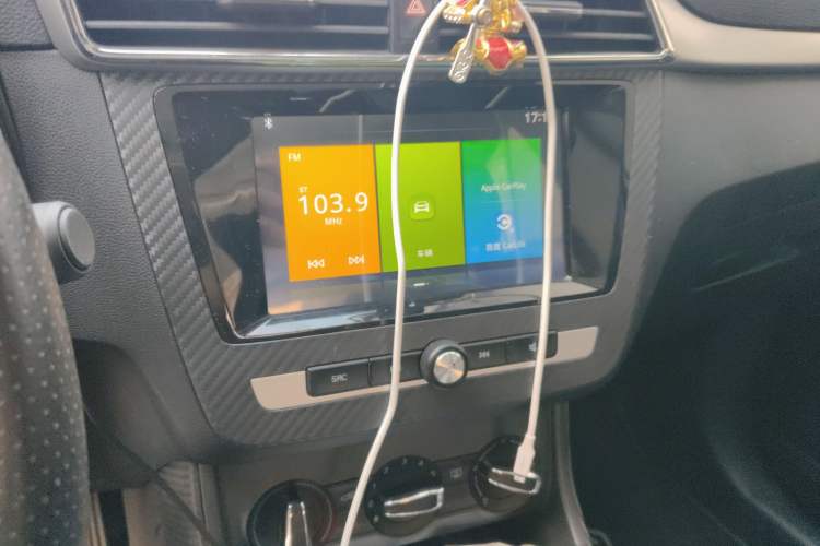 Used MG ZS 2017 1.5L Manual Luxury Edition Audio And AC Panel