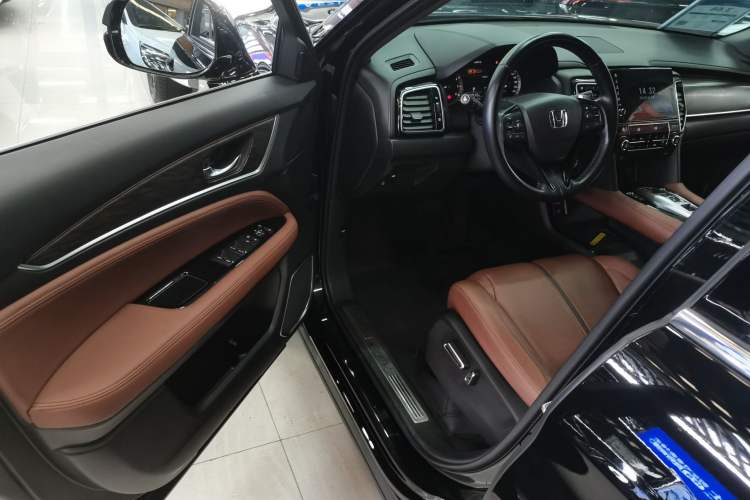 Used Honda UR-V 2020 370TURBO Two-Wheel Drive Luxury Edition
