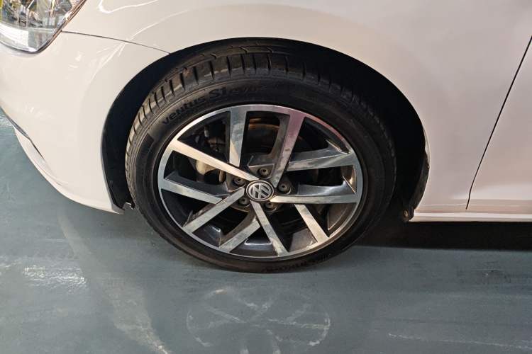 Used Volkswagen Golf 2018 230TSI Automatic Luxury Version
