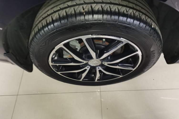 Used BYD Song MAX 2018 1.5T Automatic Smart Connect Elite Model with 6 Seats Exterior 5